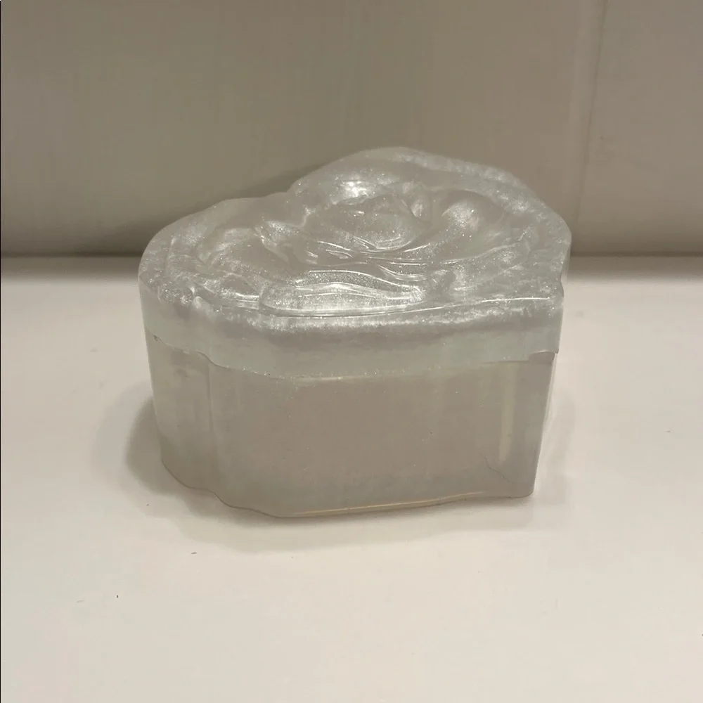 Pick (1) Heart-Shaped Jar - Picture 6 of 7